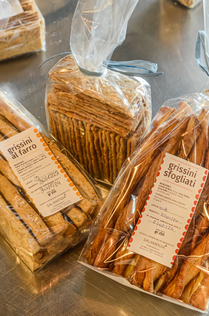 3 sacchetti di prodotti confezionati realizzati artigianalmente in Salamensa
